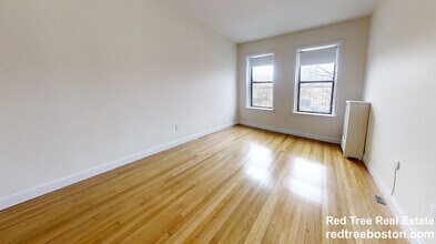 1133 Commonwealth Ave, Unit 7 in Boston, MA - Building Photo - Building Photo