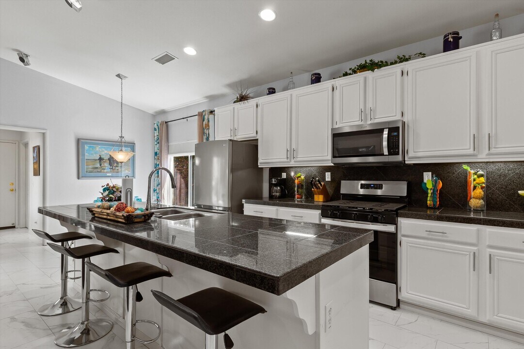 26696 Avenida Quintana in Cathedral City, CA - Building Photo