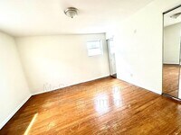9513 Hoff St photo'