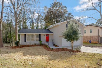 2290 Emerald Springs Dr in Decatur, GA - Building Photo - Building Photo