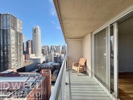 545 N Dearborn St, Unit 2 in Chicago, IL - Building Photo