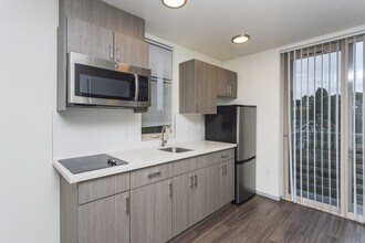 Montisi Apartments in Seattle, WA - Building Photo - Interior Photo