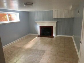 9801 Cedar Ln in Bethesda, MD - Building Photo - Building Photo