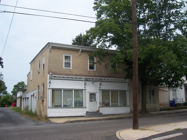 342 South St in Pottstown, PA - Foto de edificio - Building Photo