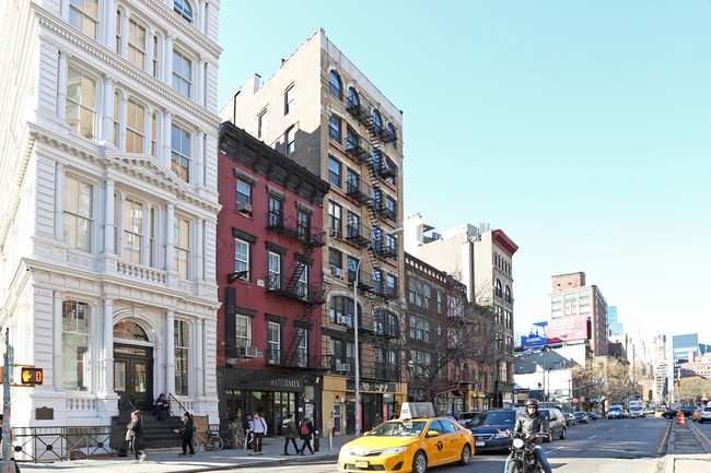 334-336 Bowery in New York, NY - Foto de edificio - Building Photo