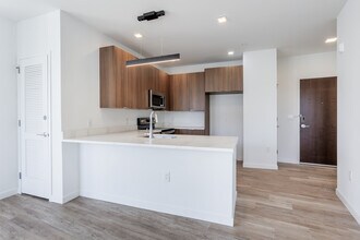 300 STATE in Hackensack, NJ - Building Photo - Interior Photo