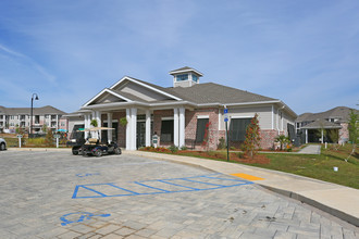 Arbor Trace at Canopy in Tallahassee, FL - Foto de edificio - Building Photo