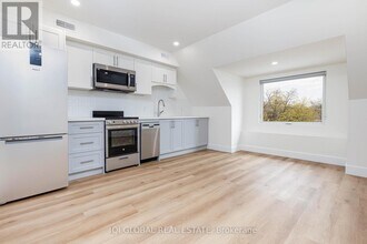 1502 Dufferin St in Toronto, ON - Building Photo - Building Photo