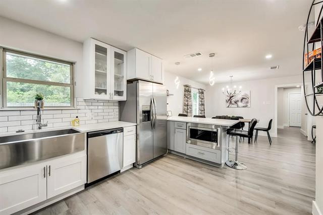 11385 Earlywood Dr in Dallas, TX - Building Photo - Building Photo