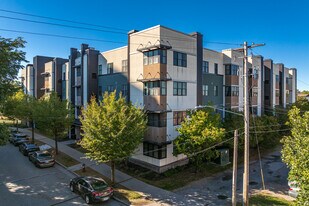 Brook Commons in Minneapolis, MN - Building Photo