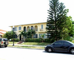 1512 Harrison St in Hollywood, FL - Building Photo