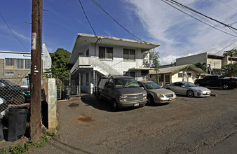 Apartment in Honolulu, HI - Building Photo - Building Photo