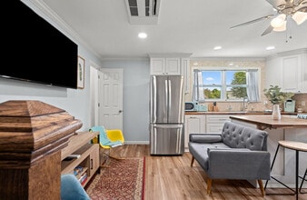 2 Mead Dr in Pensacola, FL - Building Photo - Building Photo