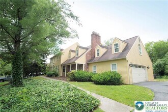 1528 Wethersfield Dr in Allentown, PA - Building Photo - Building Photo