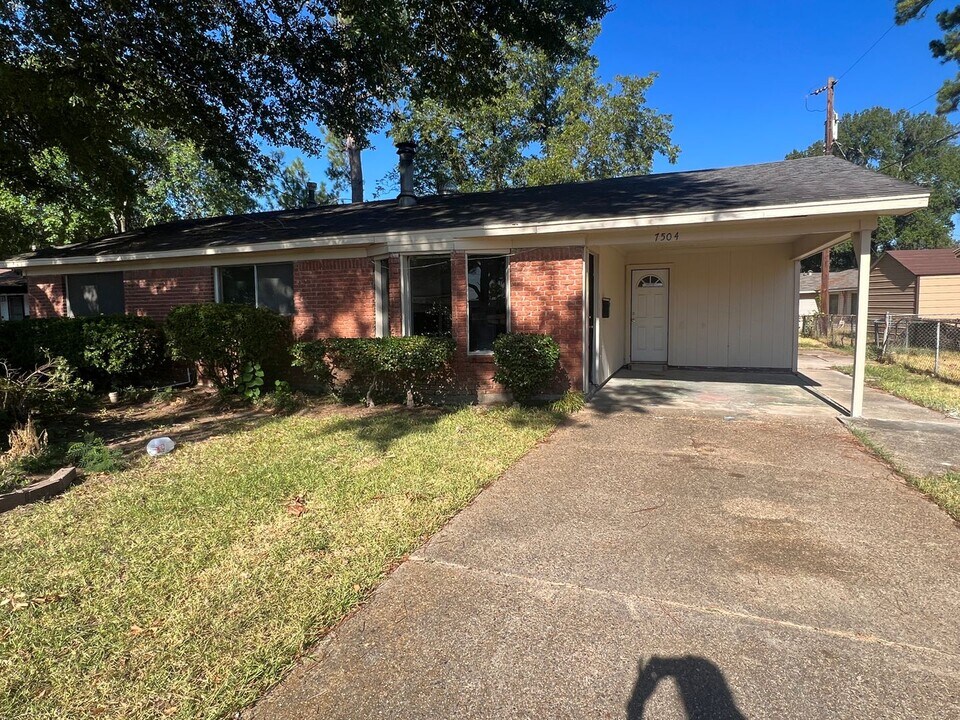 7504 W Canal Blvd in Shreveport, LA - Building Photo