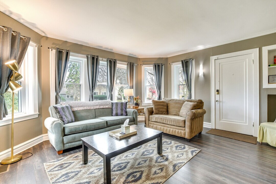 1546 Fowler Ave in Evanston, IL - Building Photo