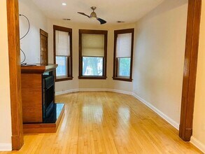2528 N Talman Ave, Unit 2 in Chicago, IL - Foto de edificio - Building Photo