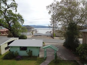 2661 Lakeshore Drive, Lakeport in Lakeport, CA - Foto de edificio - Building Photo