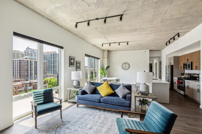 411 W Chicago Ave