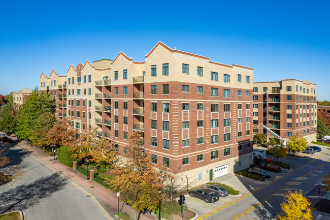 Village Center Condos in Mount Prospect, IL - Building Photo - Building Photo