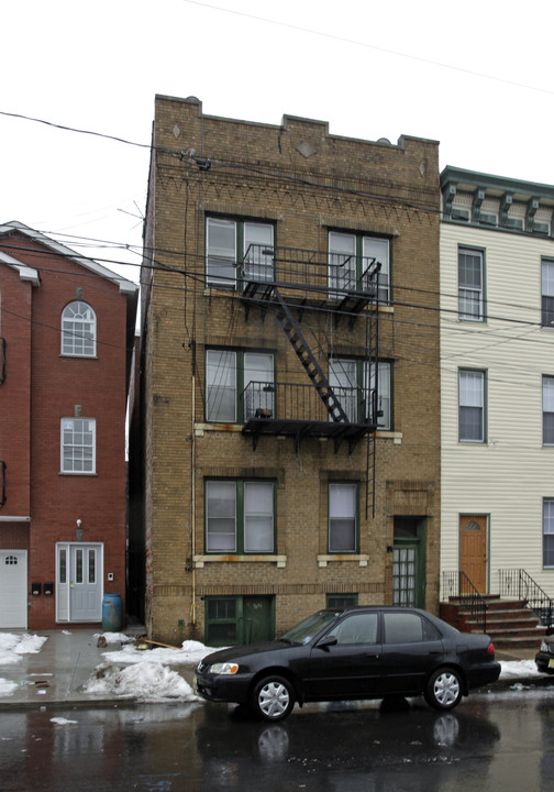 57 Laidlaw Ave in Jersey City, NJ - Building Photo