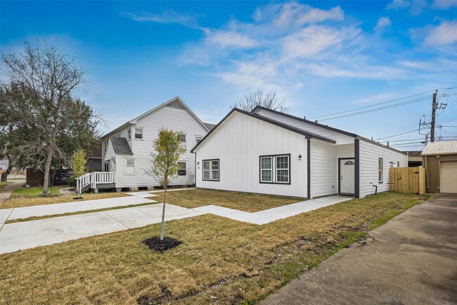 property at 1550 Lombardy St