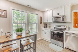 208 E Columbus St in Whiteville, NC - Foto de edificio - Building Photo