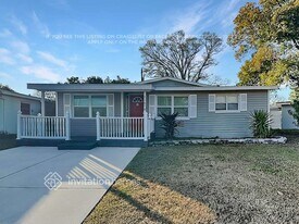 11678 104th St in Largo, FL - Building Photo