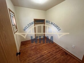 N90W16734 Roosevelt Dr in Menomonee Falls, WI - Building Photo - Building Photo