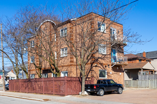 537 Silverthorn Av in Toronto, ON - Building Photo - Building Photo