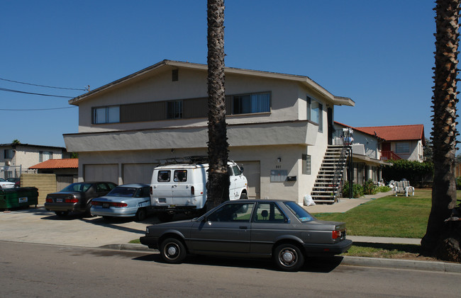 801 S Orange Ave in El Cajon, CA - Foto de edificio - Building Photo