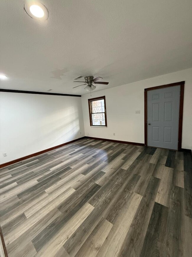 2305 Southridge Dr in Jefferson City, MO - Building Photo - Building Photo