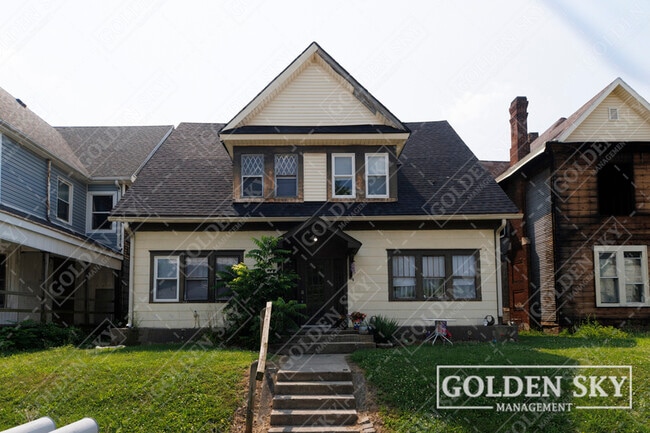 property at 427 S Mound St