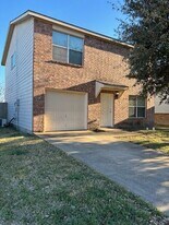 272 Ariel Ln in Wilmer, TX - Building Photo