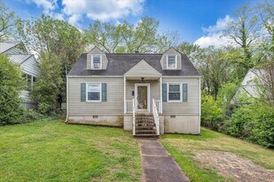 2428 Berkley Ave SW in Roanoke, VA - Building Photo