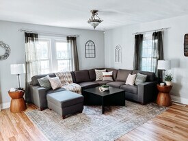 367 S Rocky River Dr in Berea, OH - Building Photo