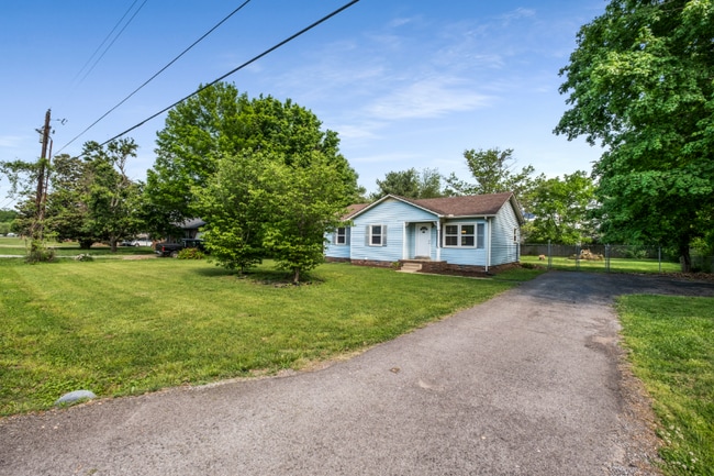 2432 Laredo Ct in Christiana, TN - Building Photo - Building Photo