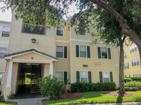 18557 Bridle Club Dr in Tampa, FL - Building Photo