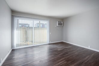 Amber Grove in Sacramento, CA - Building Photo - Interior Photo