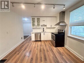17 Duff St in Hamilton, ON - Building Photo - Building Photo