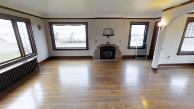 2405 W Hastie Lake Rd in Oak Harbor, WA - Building Photo - Building Photo