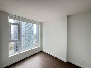 13725 George Jct in Surrey, BC - Building Photo - Building Photo