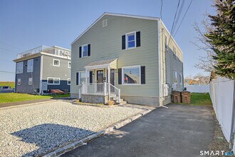 85 Iroquois Rd in Stamford, CT - Building Photo - Building Photo