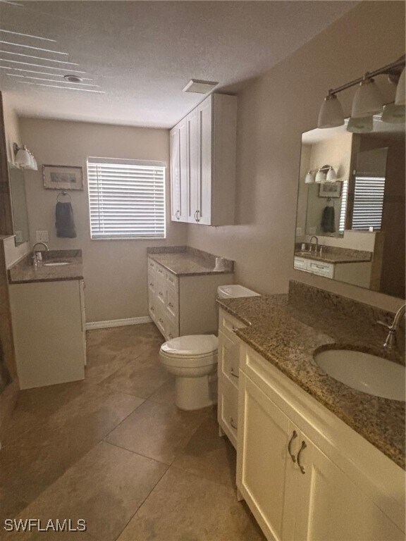 940 Woodshire Ln in Naples, FL - Building Photo - Building Photo