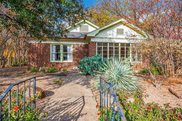 2615 W Brooklyn Ave in Dallas, TX - Building Photo