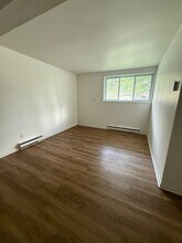 114 Rue des Textiles in Cowansville, QC - Building Photo - Building Photo