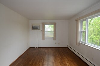 4216 Settle St, Unit 1 in Cincinnati, OH - Foto de edificio - Building Photo