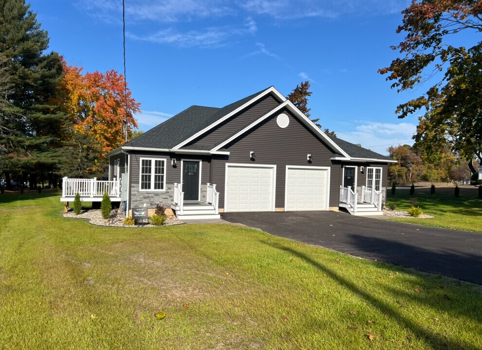 28 Rye St, Unit 28A in East Windsor, CT - Building Photo