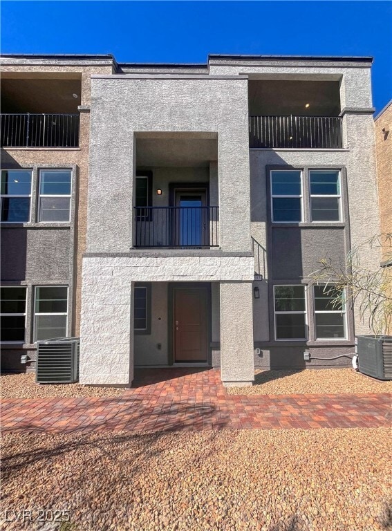 property at 8683 Luxuriant Ave