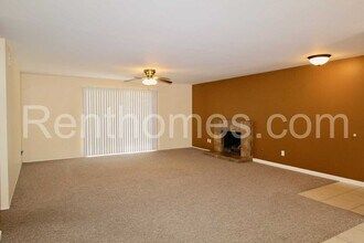 11093 Madrigal St in San Diego, CA - Building Photo - Building Photo